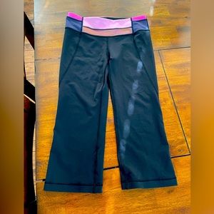 Lululemon capri leggings size 6.